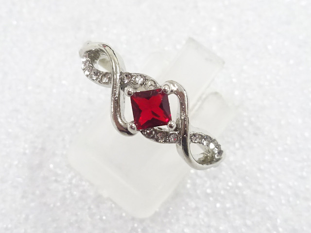 JAPANESE KIMONO / ANTIQUE COLORED STONE RING (SIZE 20)